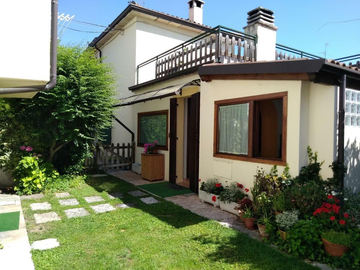 B&B Villa Dei Pini Domegliara Bilik gambar