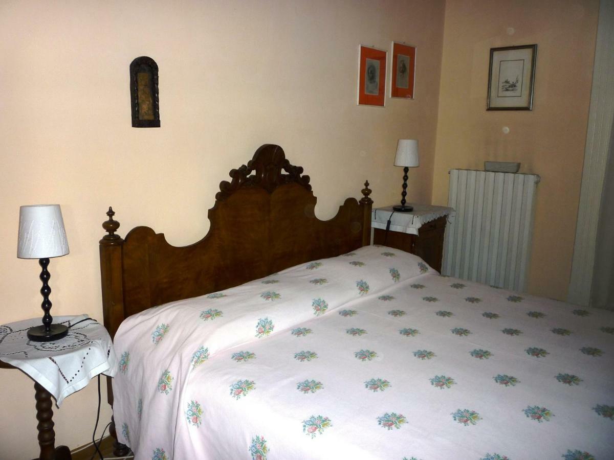 B&B Villa Dei Pini Domegliara Bilik gambar